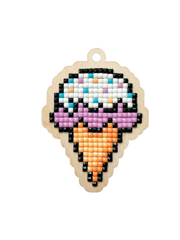 5D Diamond Painting 12.5x12.5 cm | Pendant Ice cream cone | Wooden Base (U0379e) – Diamond painting | Varvikas.Shop