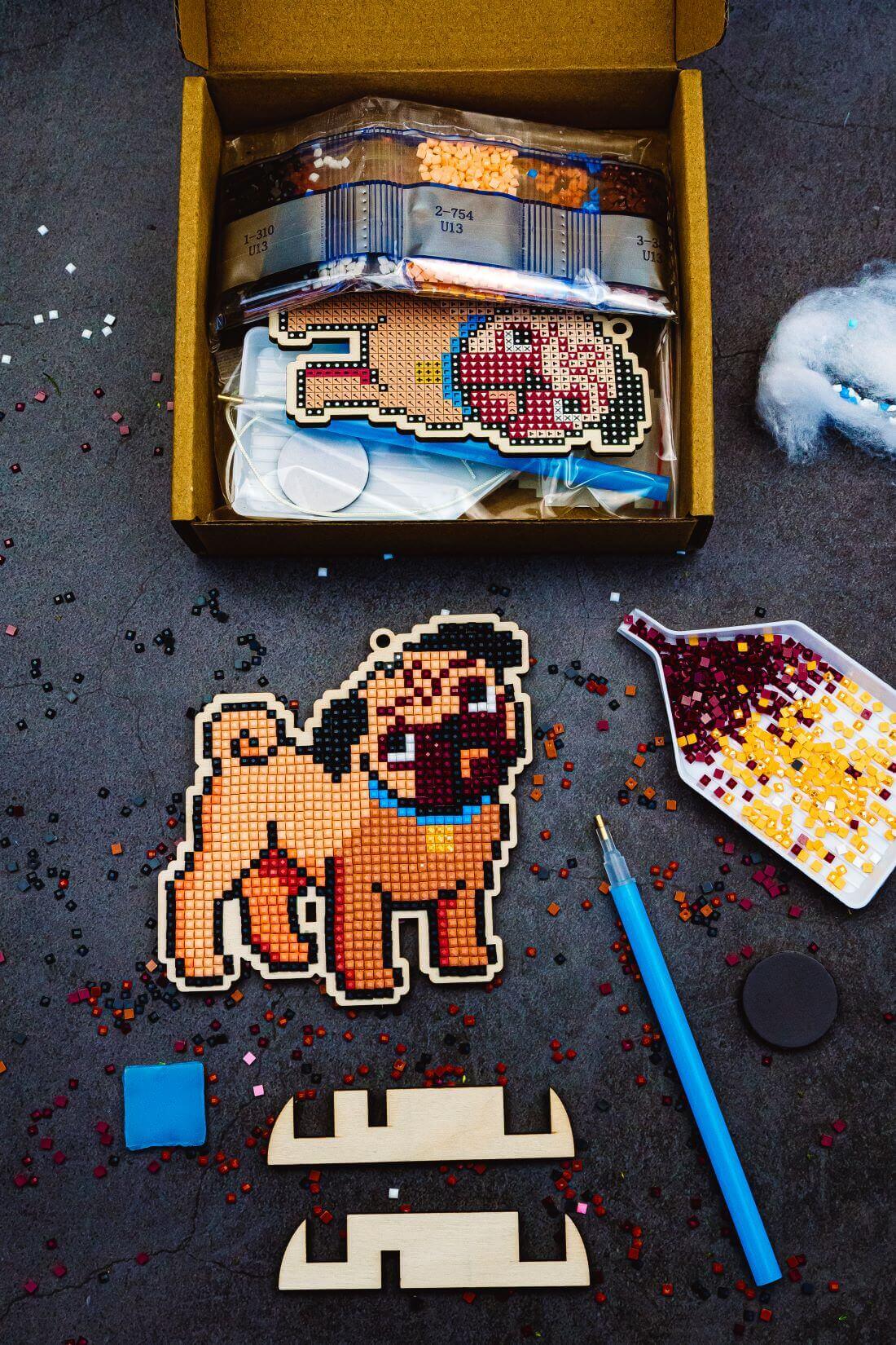 5D Diamond Painting 12.5x12.5 cm | Pendant Pug Tom | Wooden Base (U13e) – Diamond painting | Varvikas.Shop