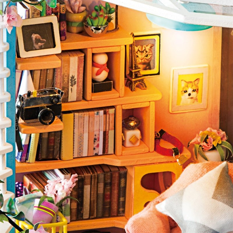 DIY Miniature House Kit (RoomBox) | Dora's Loft (RB010e) – Roombox | Varvikas.Shop