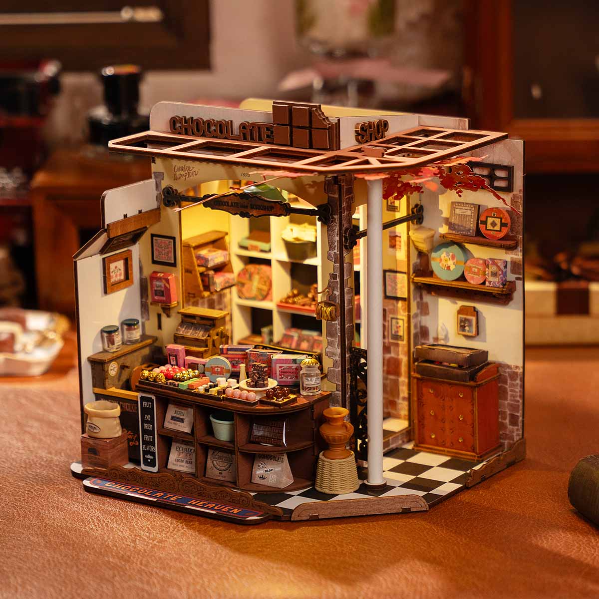 DIY Miniature House Kit (RoomBox) | Henry’s Chocolate (DG174e) – Roombox | Varvikas.Shop
