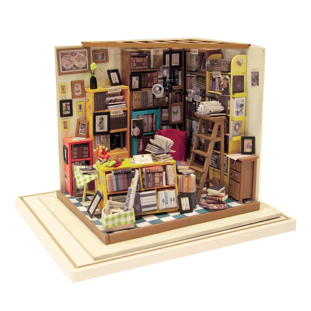 DIY Wall Hanging Miniature House Kit - Roombox - RB002e - Sam's Study Image https://storage.yandexcloud.net/protsvetnoy-media/19946/RB002e_size.jpg