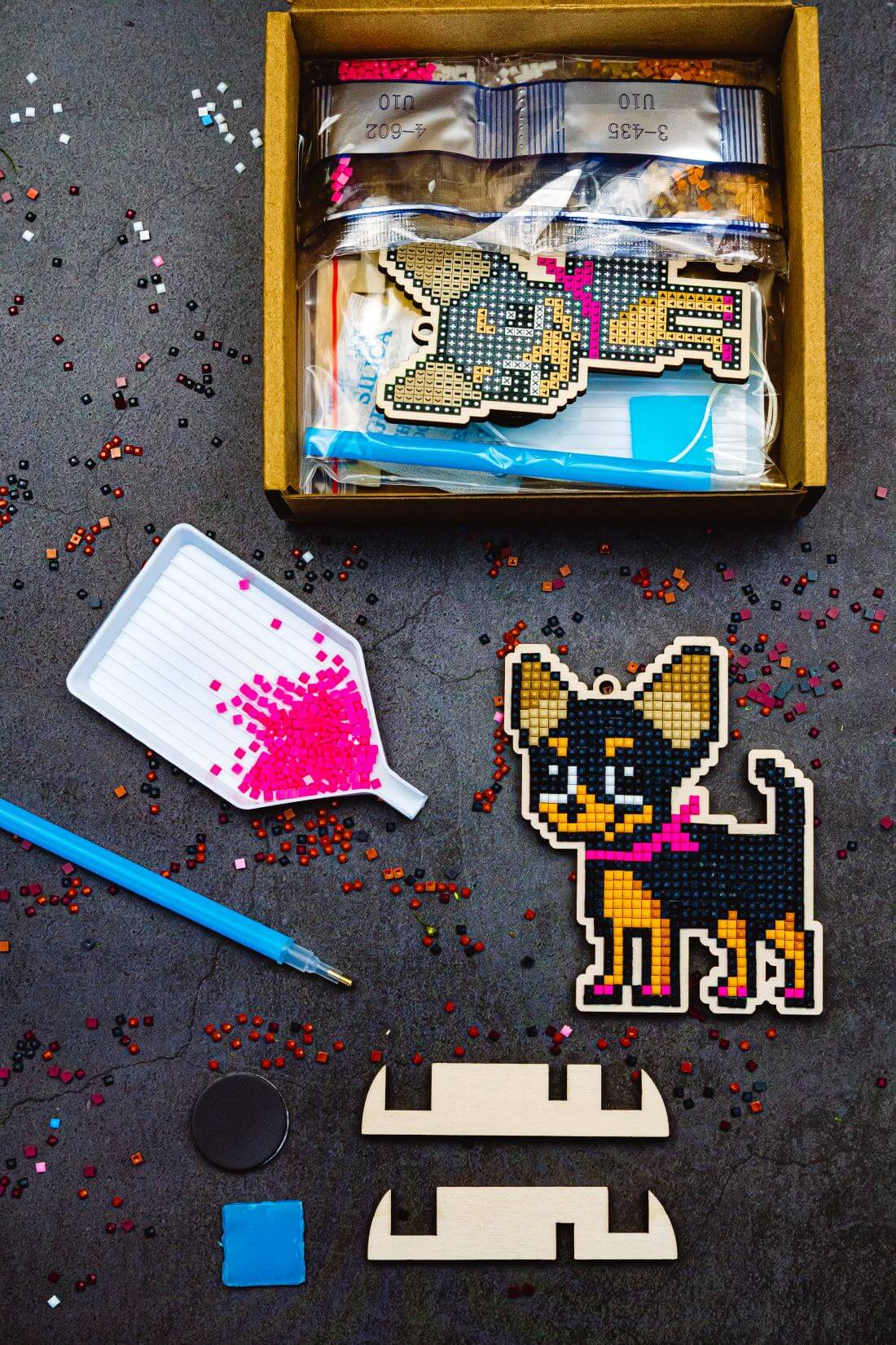 5D Diamond Painting 12.5x12.5 cm | Pendant Chihuahua Fashionista | Wooden Base (U10e) – Diamond painting | Varvikas.Shop