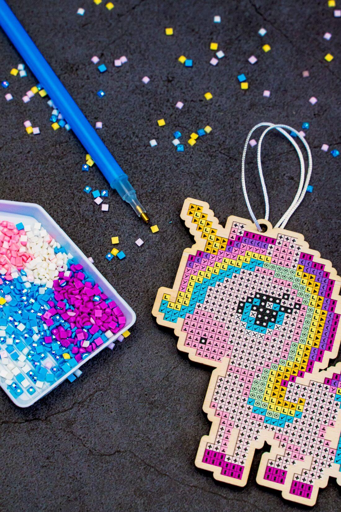 5D Diamond Painting 12.5x12.5 cm | Pendant Magic rainbow | Wooden Base (U18e) – Diamond painting | Varvikas.Shop