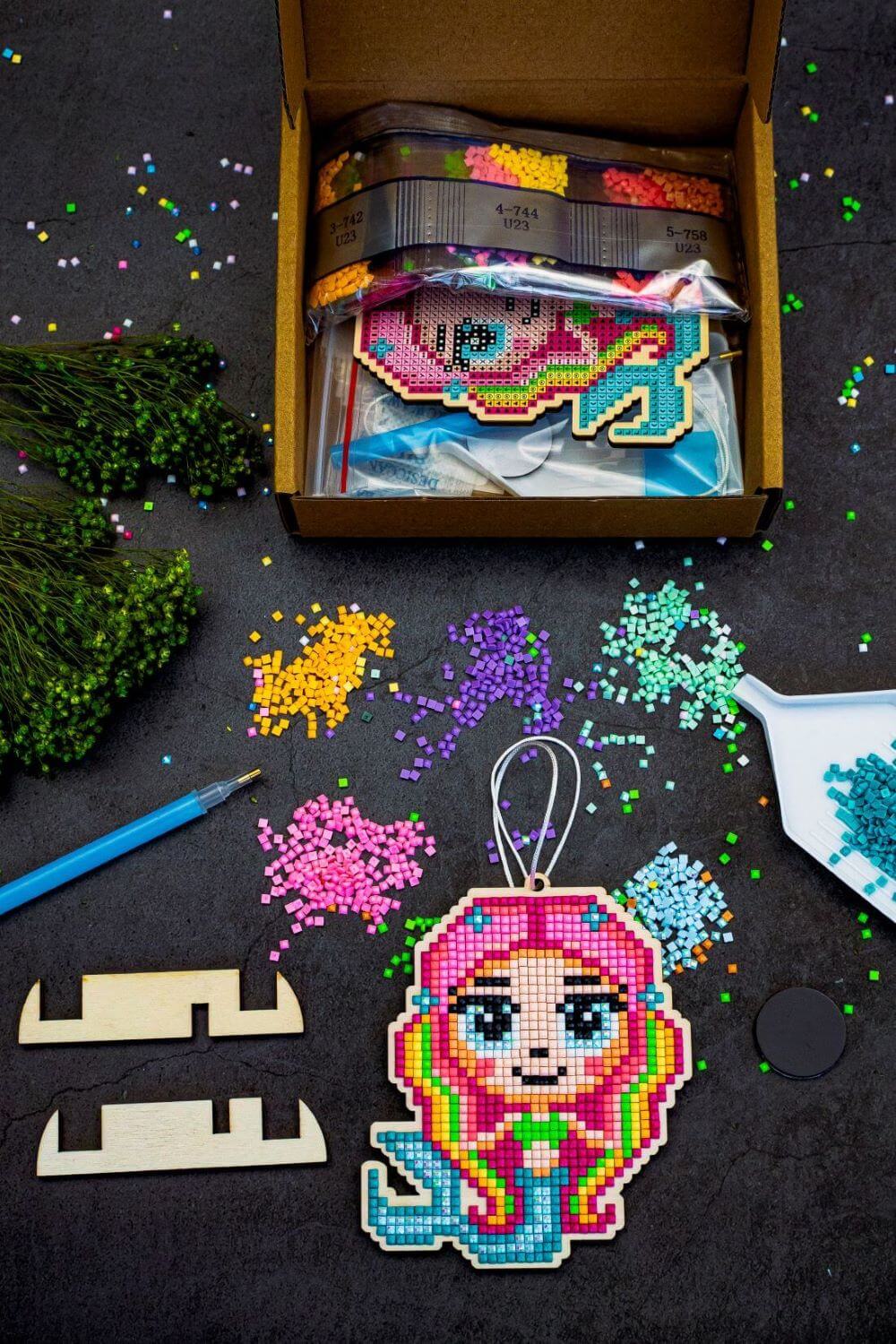 5D Diamond Painting 12.5x12.5 cm | Pendant The Litlle Mermaid | Wooden Base (U23e) – Diamond painting | Varvikas.Shop