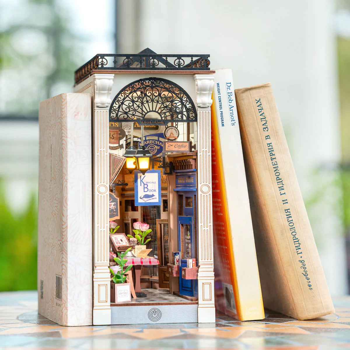 DIY Miniature House Kit (RoomBox), Arcade Dating (TGB10e)