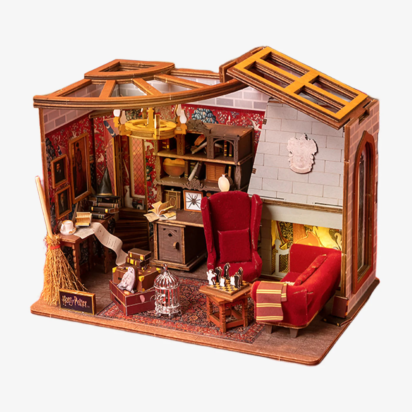 DIY Miniature House Kit (RoomBox), Gryffindor Common Room (1621)