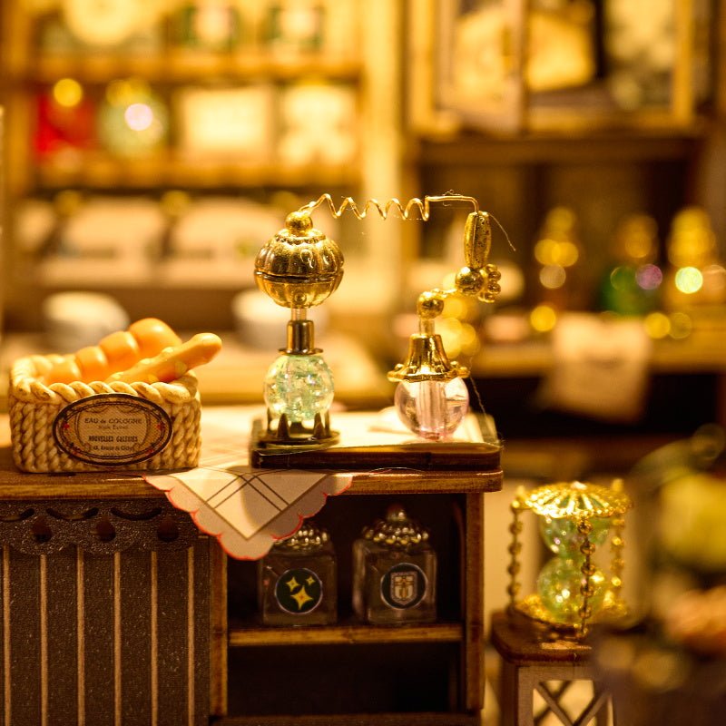 DIY Miniature House Kit (RoomBox), Star Punch (K - 1083) – Roombox | Varvikas.Shop