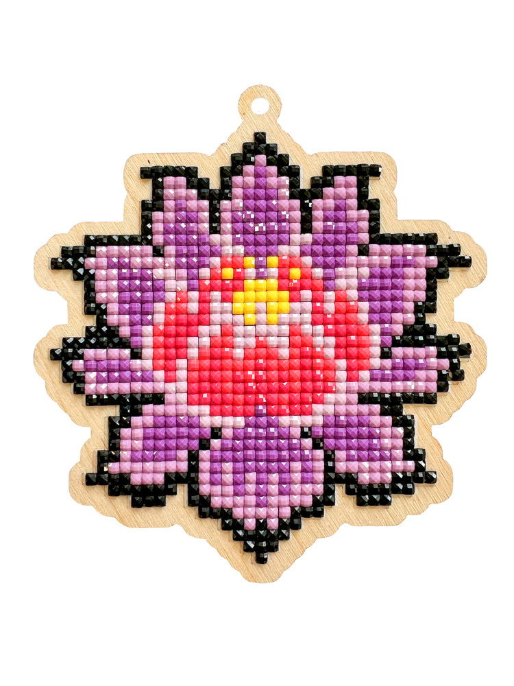 U0139e - Pendant "Magic lotus"
